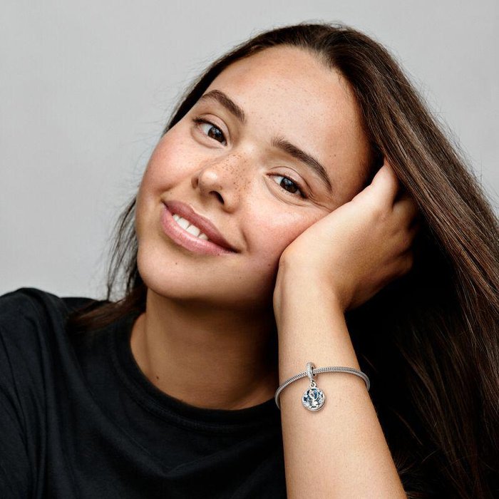 Disney, Frozen, Olaf in the snow pendant charm