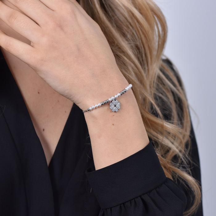 WOMEN'S STEEL BRACELET WITH PEARLS AND FOUR-LEAF CLOVER
