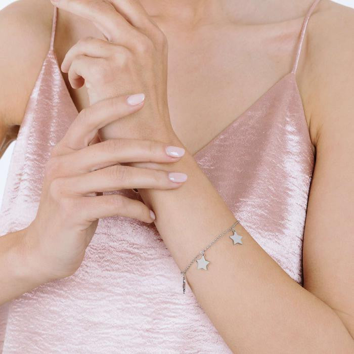 Bracelet en acier avec étoiles