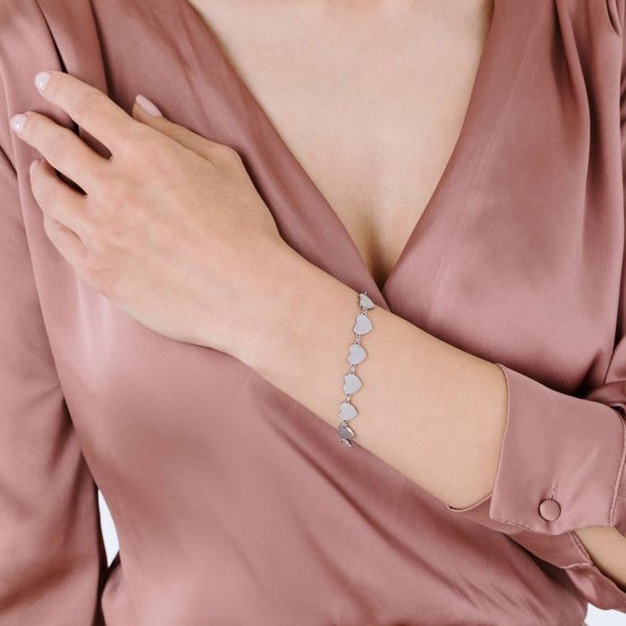 Bracelet en acier avec cœurs