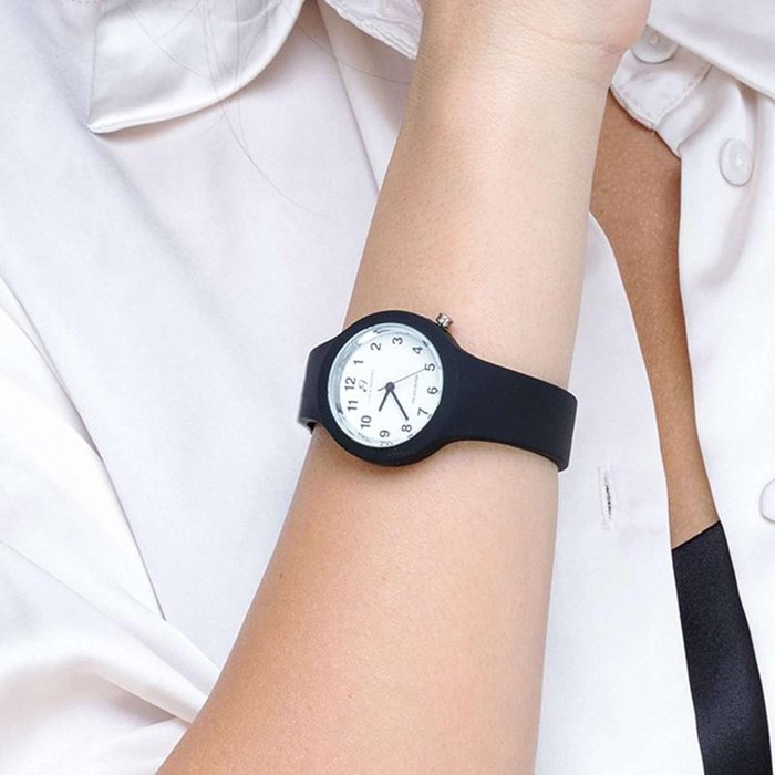 Montre en silicone noir cadran blanc