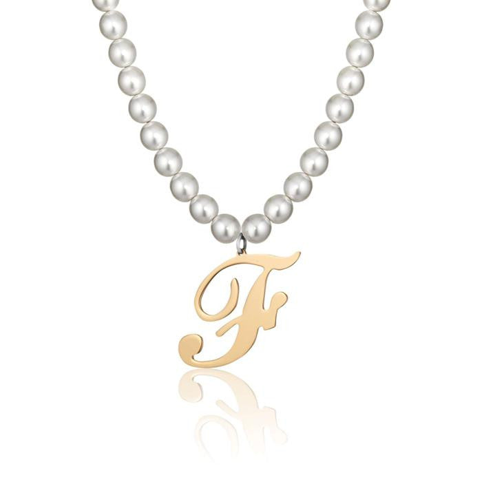 Collier en acier avec perles synthétiques et lettre F
