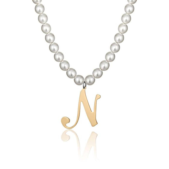 Collier en acier avec perles synthétiques et lettre N
