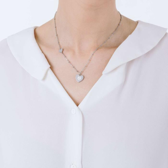 Collier en acier avec cœurs et cristaux blancs