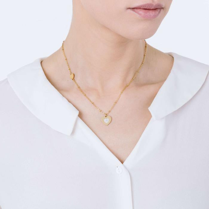 Collier en acier doré IP avec cœurs et cristaux blancs