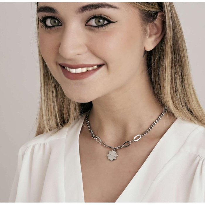 Steel necklace with four-leaf clover