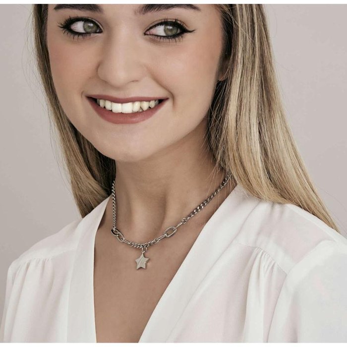 Collana in acciaio con stella