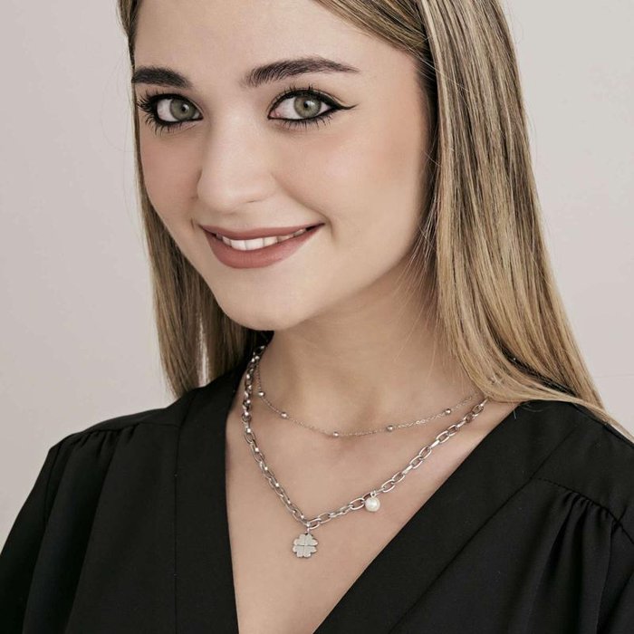 Steel necklace with four-leaf clover and pearl