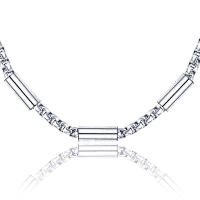 Collana in acciaio con elementi acciaio