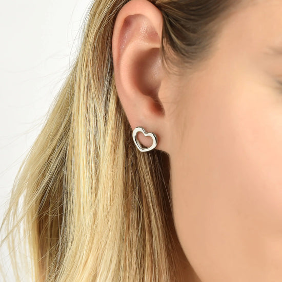 BOUCLES D'OREILLES FEMME EN ACIER AVEC COEURS ET CRISTAUX BLANCS