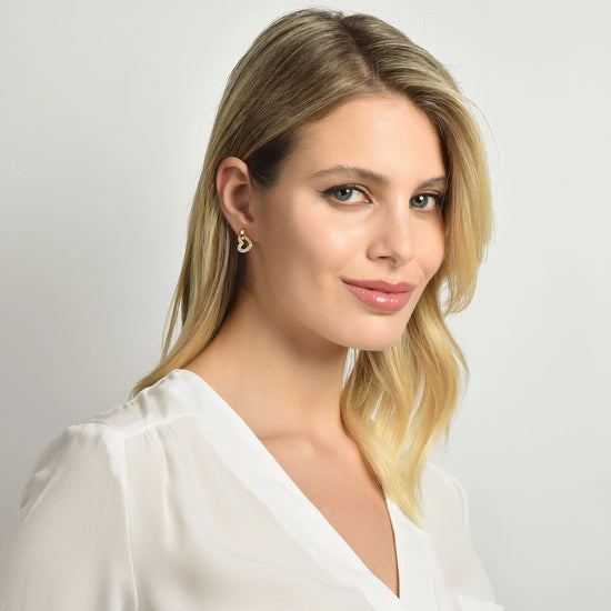 BOUCLES D'OREILLES FEMME EN ACIER DORÉ IP AVEC COEURS ET CRISTAUX BLANCS ET ÉLÉMENT