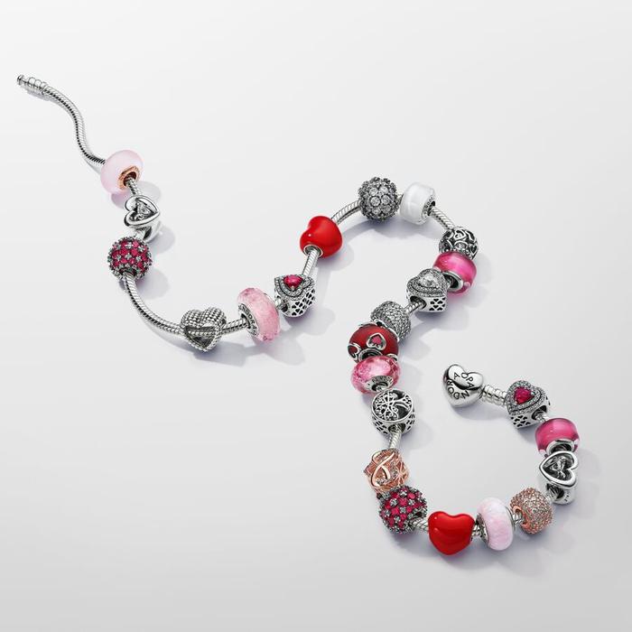 Collier avec fermeture en forme de cœur