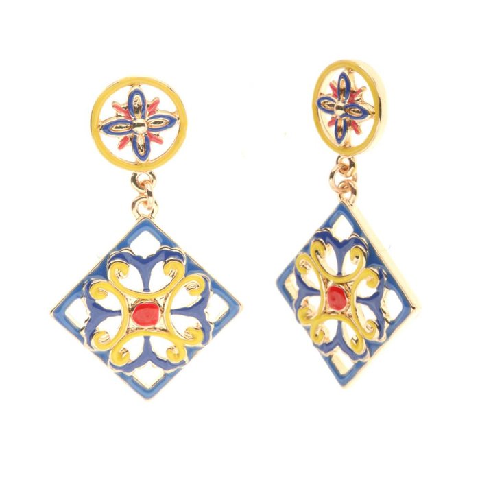 Boucles d'oreilles en métal avec fleurs en majolique émaillées bleues, jaunes et rouges