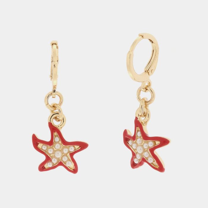 Metal earrings with starfish pendant