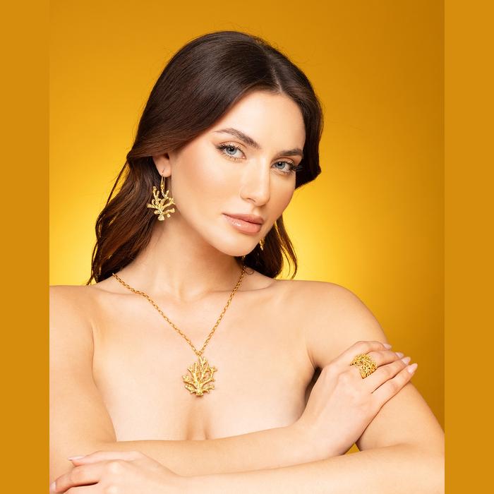 Boucles d'oreilles en corail doré