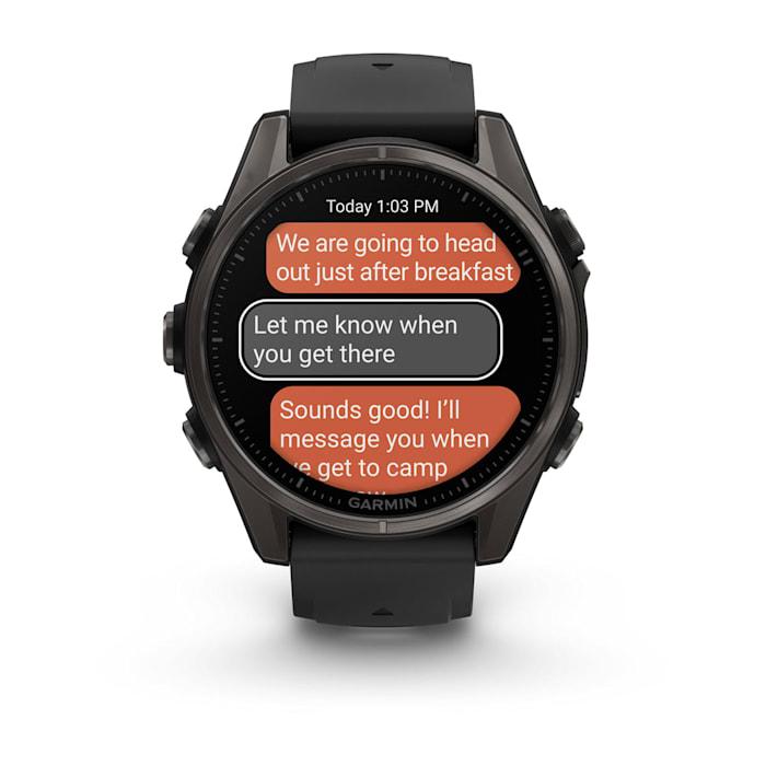 Fēnix® 8 - 43 mm, AMOLED, saphir, titane, DLC gris carbone avec bracelet en silicone noir/gris galet