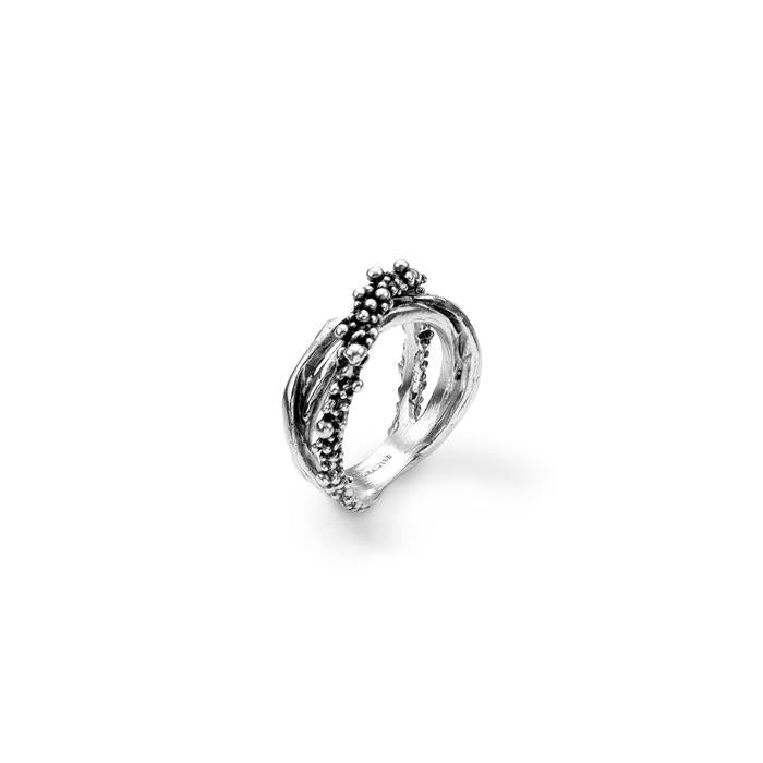 Petit Perlage Small Ring
