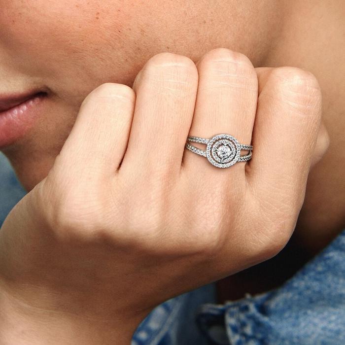 Anello Eleganza Senza Tempo