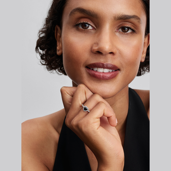 Anello Cuore in Rilievo Nero