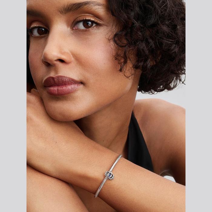 Openwork Mano di Fatima Pietra Blu