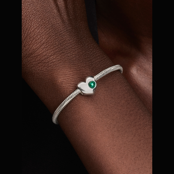 Charm Cuore con Pietra Verde Maggio da incidere