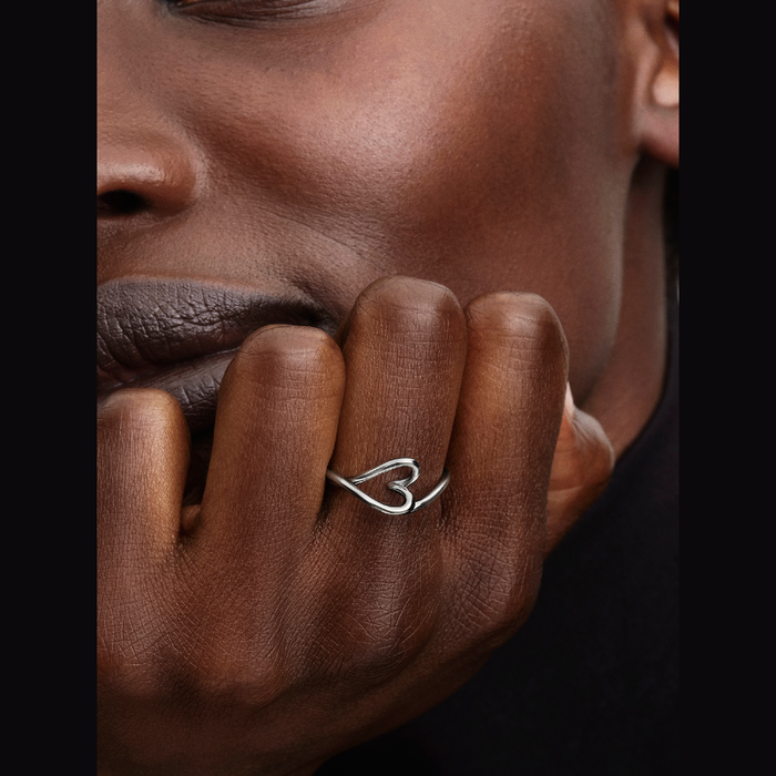 Anello Cuore Piccolo Linea Sinuosa
