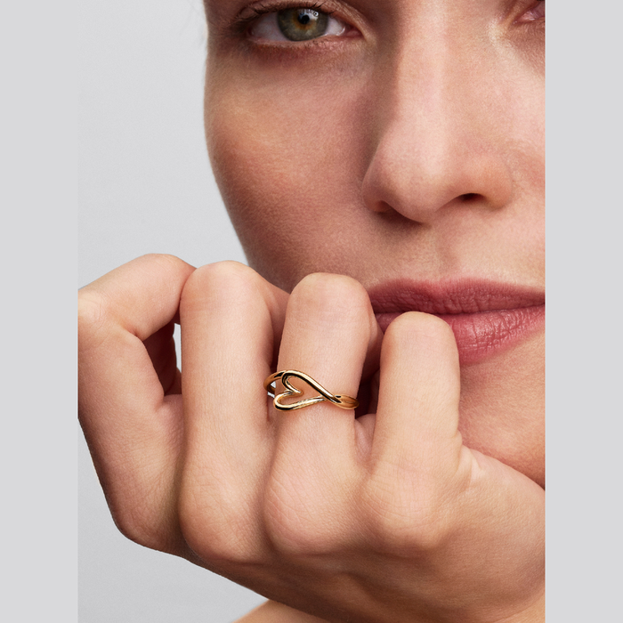 Anello Cuore Piccolo Linea Sinuosa