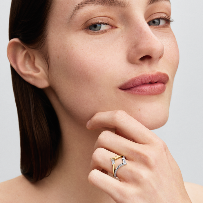 Anello Desiderio con Pietra Taglio Baguette e Pavè