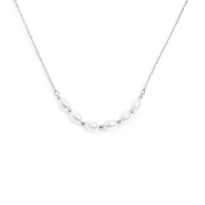 Cross chain necklace with central oval pearls