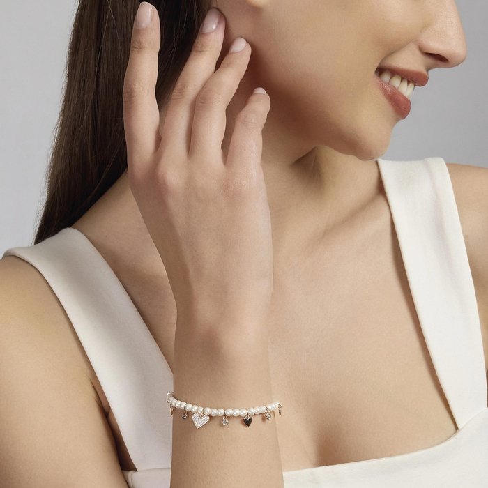 Bracelet avec perles coquillage et breloques ONE LOVE