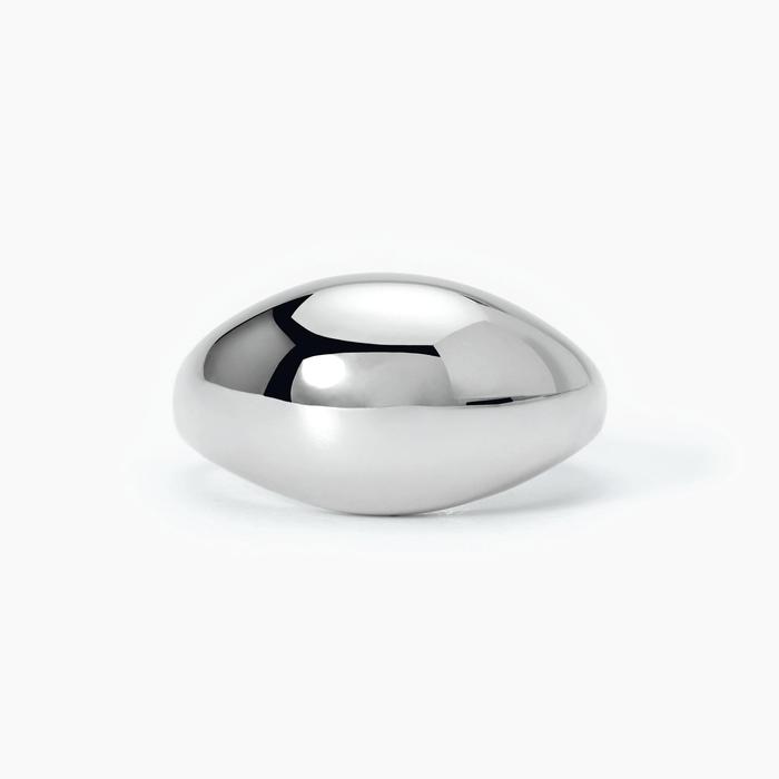 NICOLE curved chevalier ring