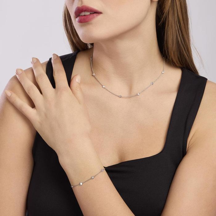 Collier ras du cou avec étoiles et zircons Narciso