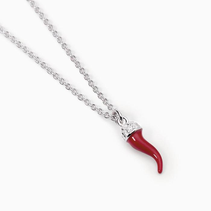 Collier ras du cou avec pendentif en corne de chance