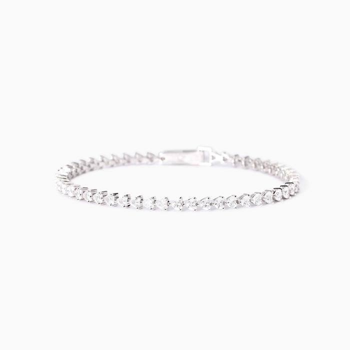 Bracelet tennis avec zircone taillée en cœur Ce ne sera pas une aventure