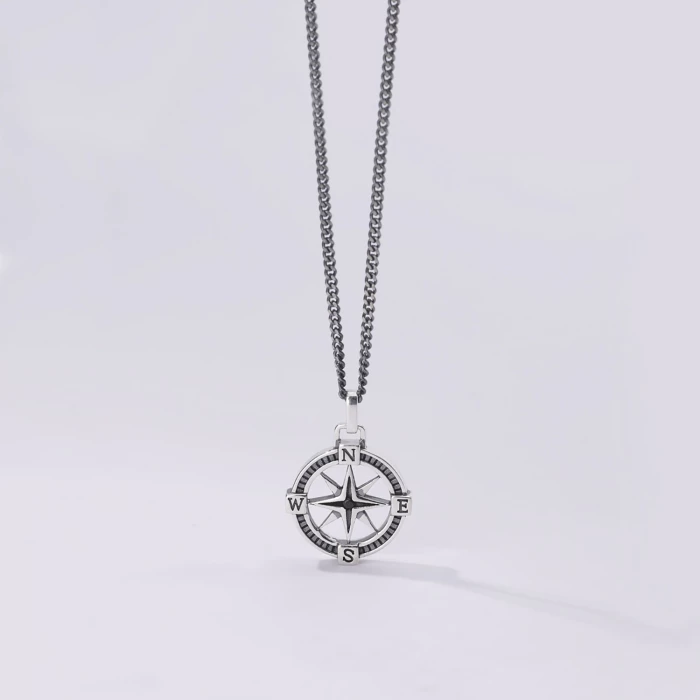 Collier pendentif boussole