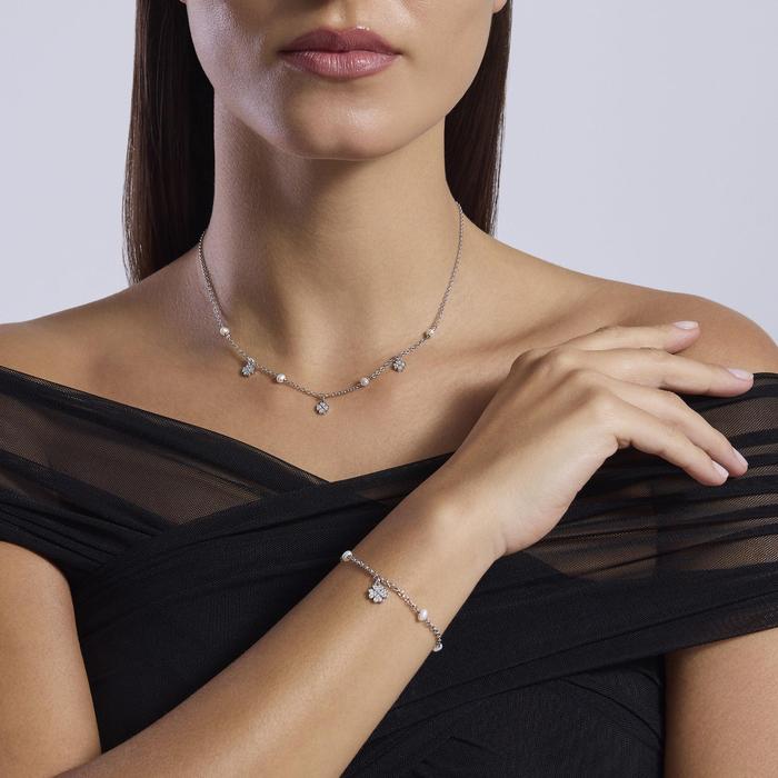 Bracelet with cultured pearls and four-leaf clover pendant Viva la Vida