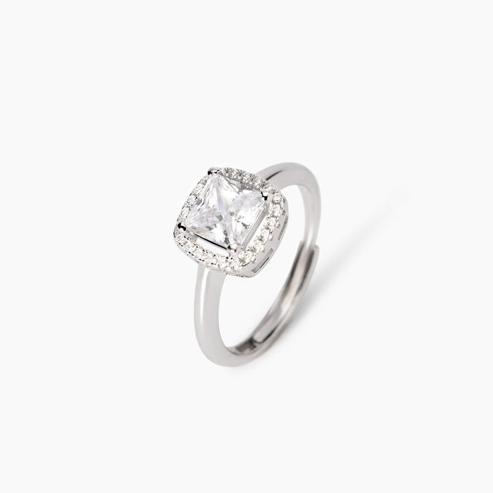 Silver ring with zirconia Cool or Retro?