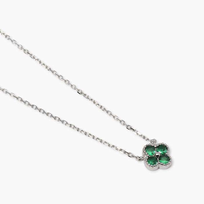 Collier ras du cou avec pendentif fleur de jasmin vert