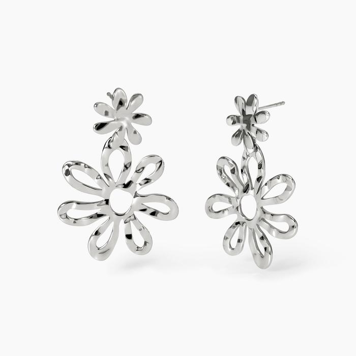 Orecchini pendenti con fiori effetto martellato