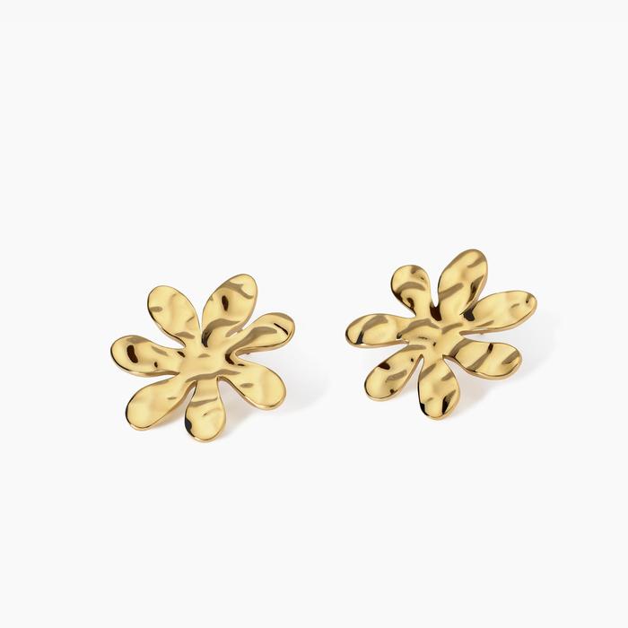 Orecchini dorati con fiore effetto martellato