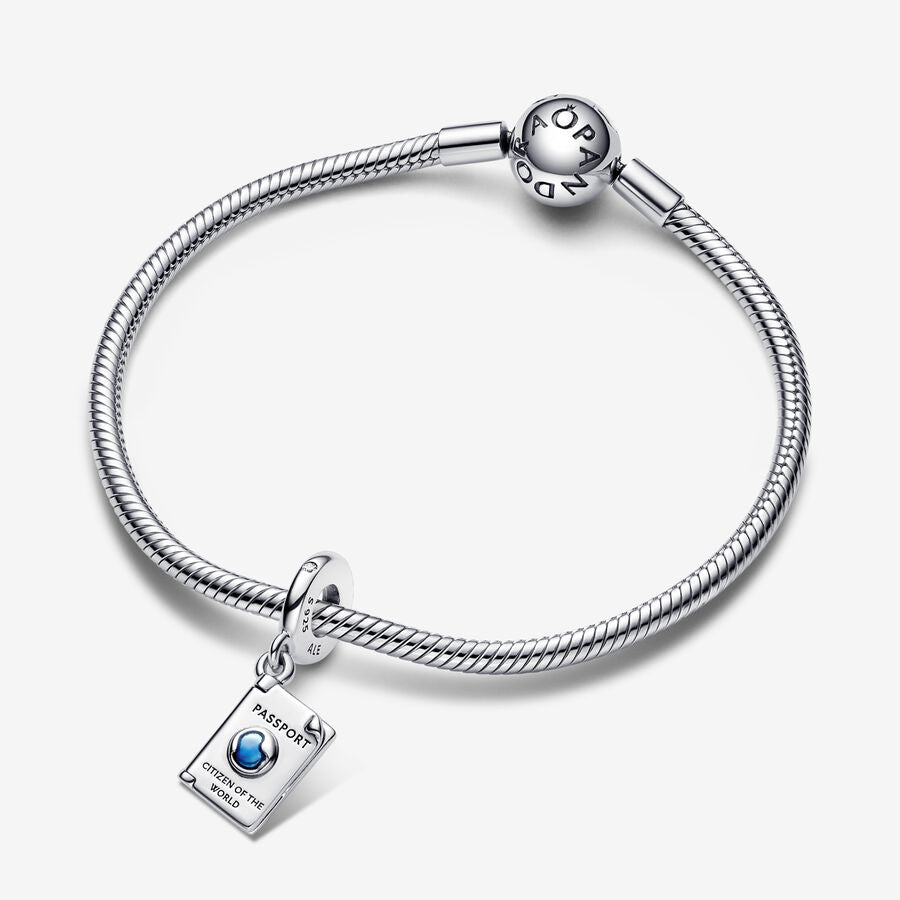 Pendentif porte-passeport « Citoyen du monde »