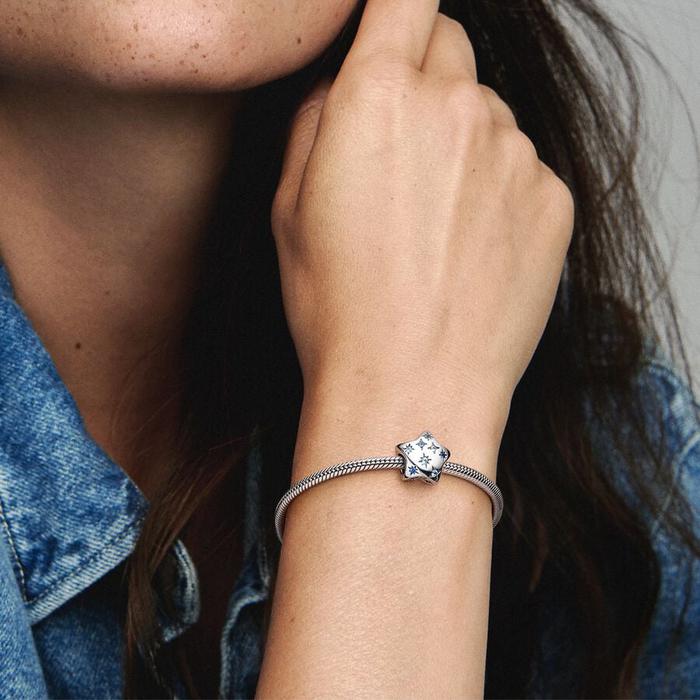 Charm Stella "Reach for the Stars"
