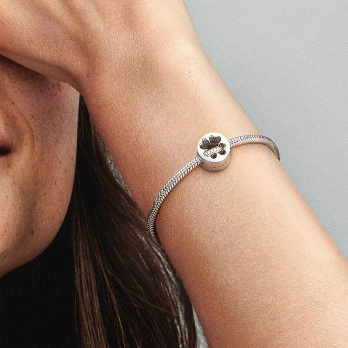 Charm Openwork Quadrifoglio