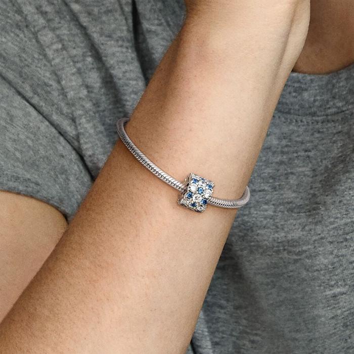 Charm Elegance Sparkling Blue