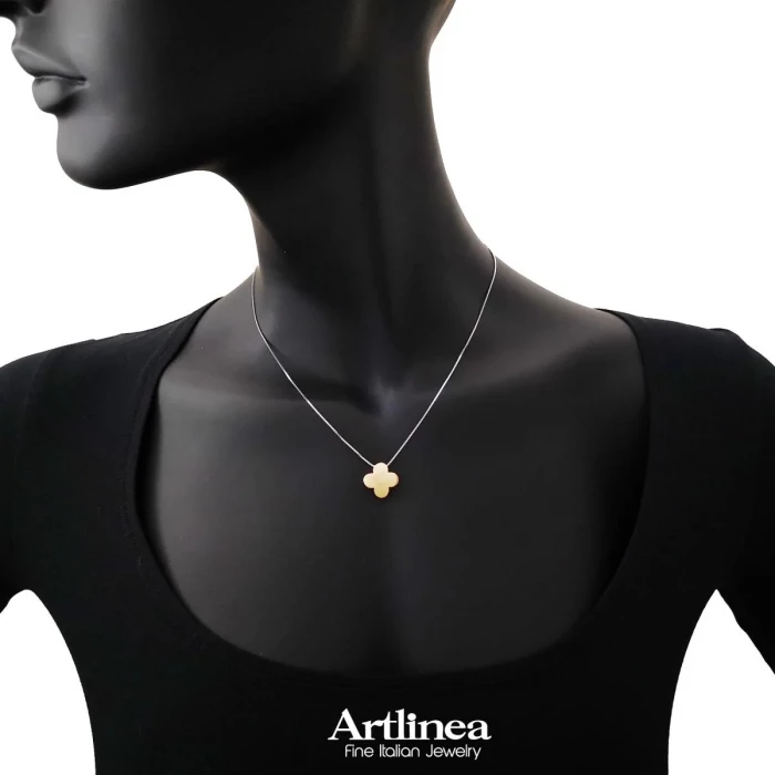 Collana in oro 18kt con pendente a forma di Fiore