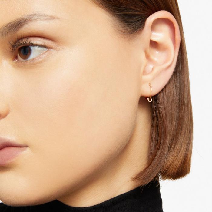 ESSENTIALS HOOP EARRING