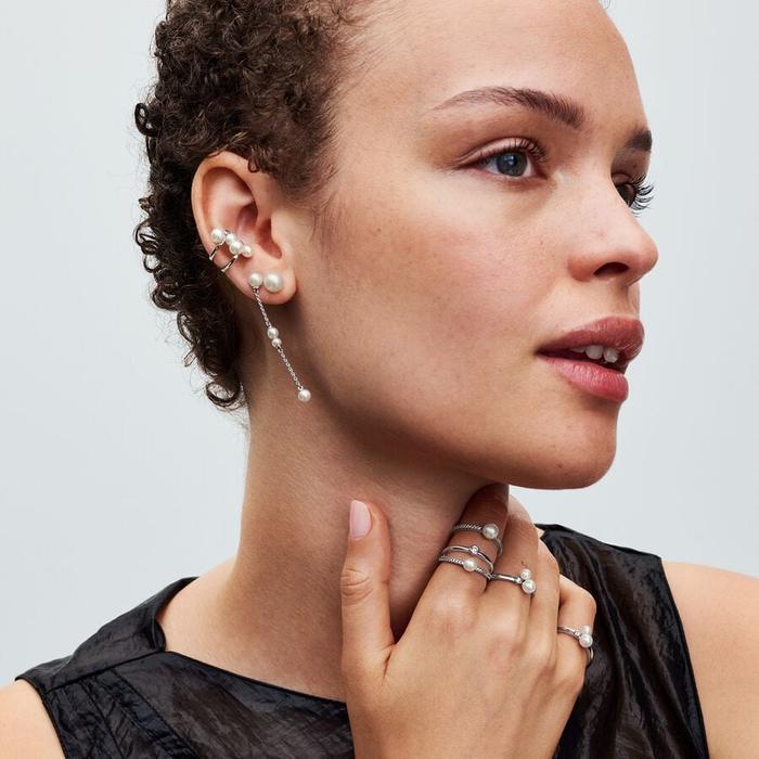 Anello Perle d'Acqua Dolce Coltivate e Punto Luce