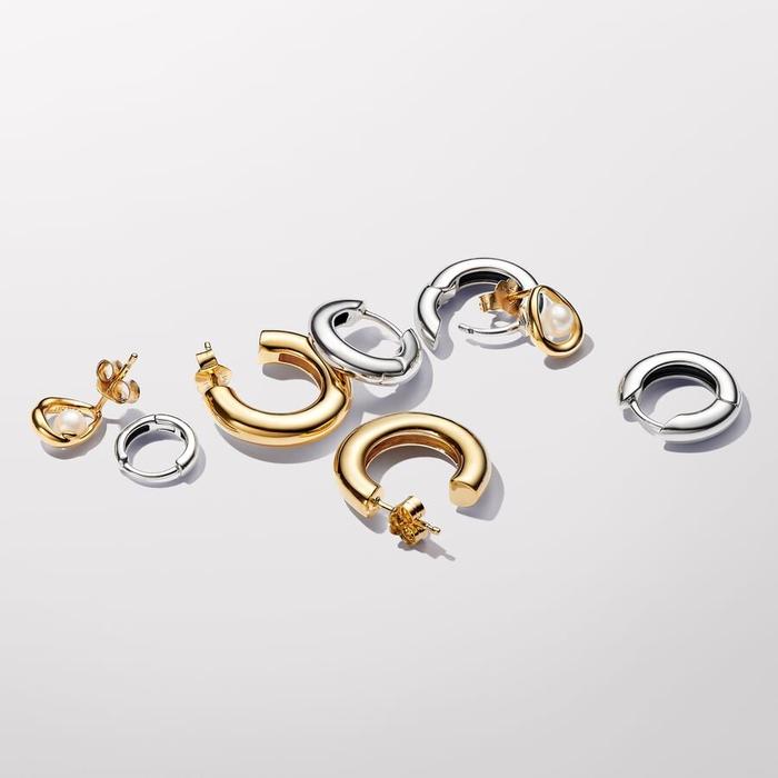 Orecchini Linea Sinuosa Circolare con Perle d'Acqua Dolce Coltivate