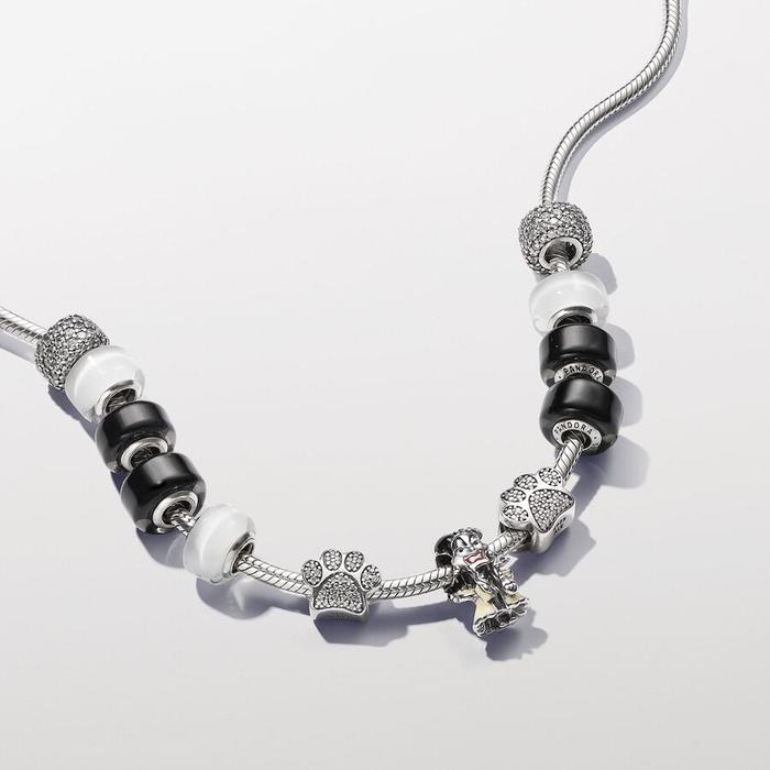 Charm Disney, Crudelia De Mon
