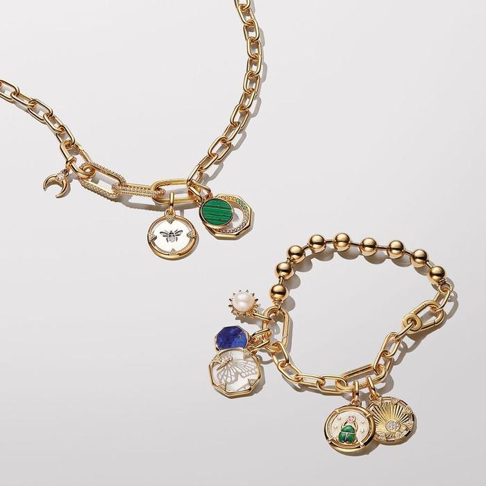 Charm Medallion Pearlescent Butterfly Pandora ME